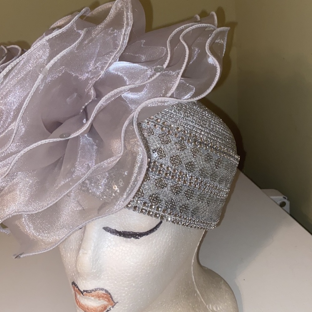 Gorgeous Metallic Silver Whittall & Shon Church Dress Hat - Picture 7 of 12